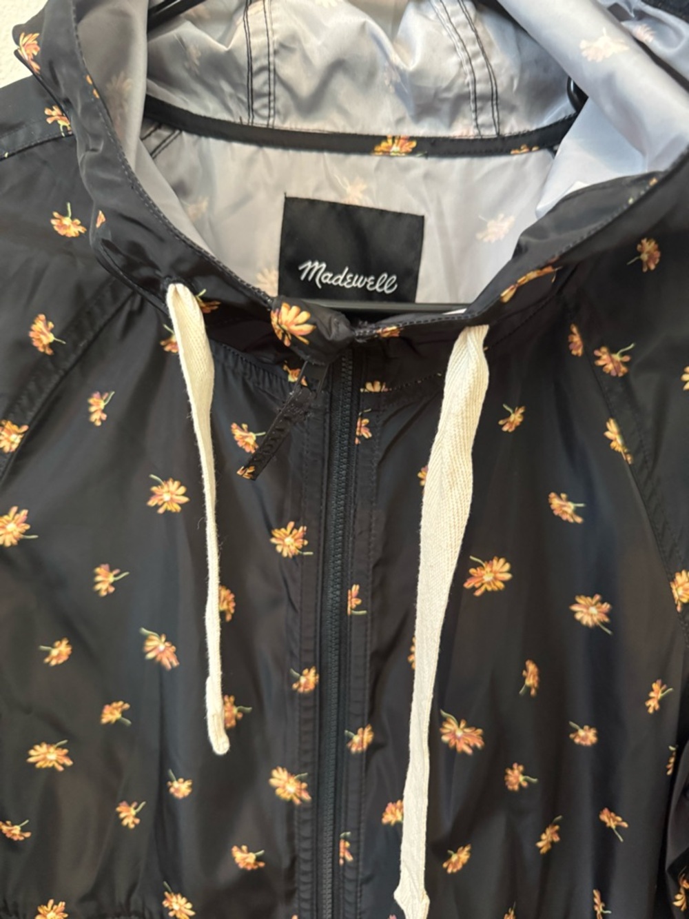 Madewell Raincheck Packable Rain Coat
MARGUERITE DAISY TRUE BLACK, Size - Picture 6 of 10